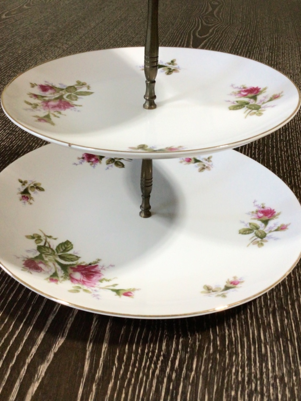 Vintage 3 Tiered White Floral Porcelain Cake Stand - Picture 7 of 10